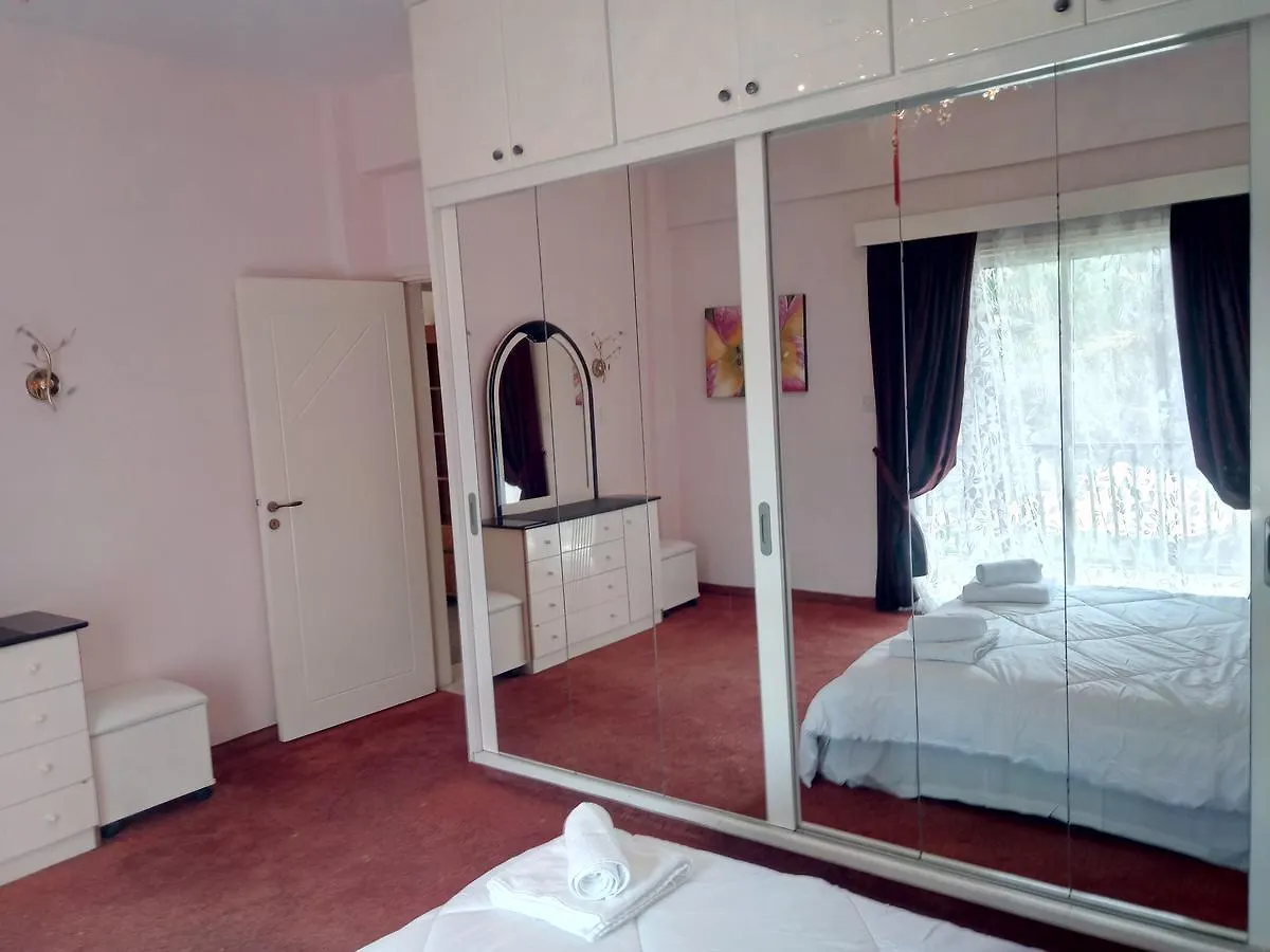 Luxury Villa Presidential Larnaca 0*,  Chipre